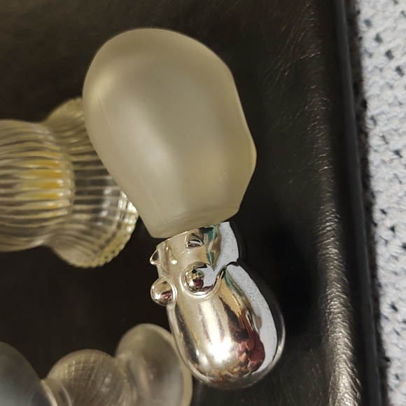 🌸3 Avon Glass Bottles - Picture 2 of 8